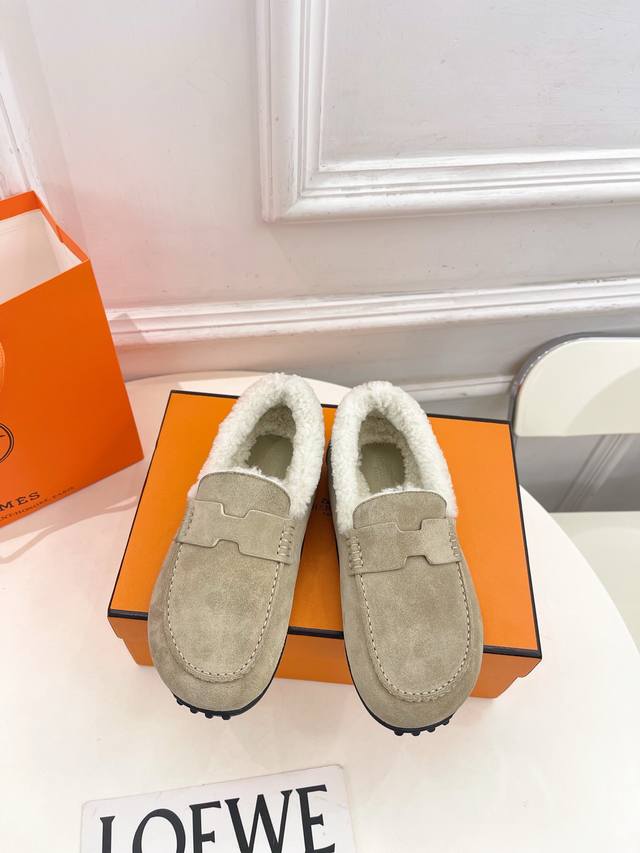 Hermes 25 2025 Autumn New Arrival Classic Lazy Casual Wool Loafers Series Upper