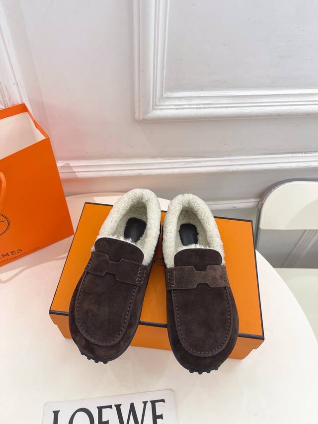 Hermes 25 2025 Autumn New Arrival Classic Lazy Casual Wool Loafers Series Upper