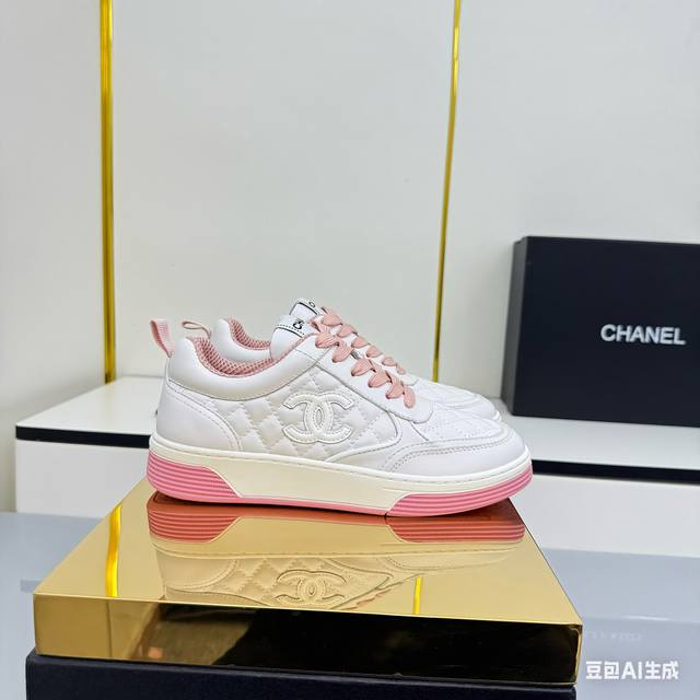 Top-tier version! Chanel Panda Shoes! 2025 Top-tier Casual Sneakers from the Bou