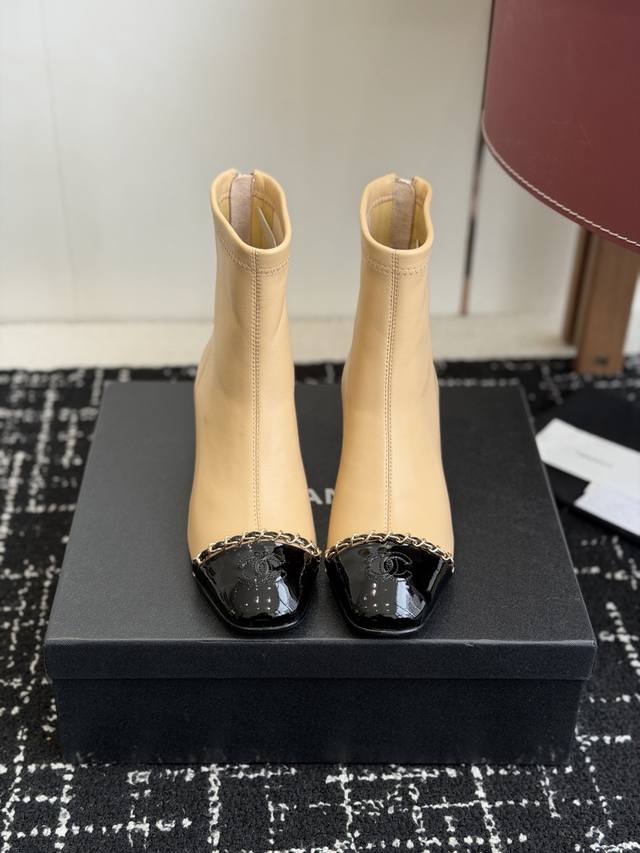 Retail-grade Chanel 25Ss Fall/Winter New Square Toe Back Zipper Ankle Boots Thes