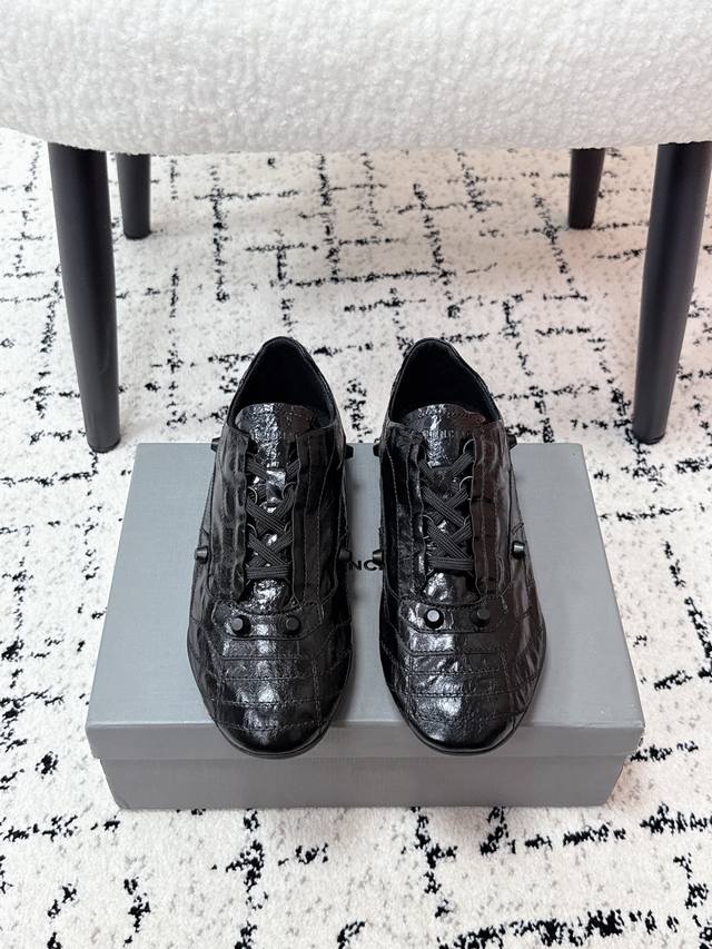 Balenciaga 25 Ss Sporty Retro German Football Casual Shoes Based on retro footba