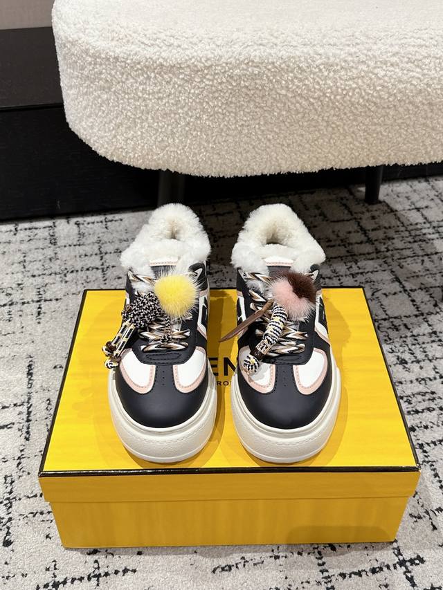 Top-tier version Fendi 25 Match platform wool-lined biscuit shoes, bread shoes,