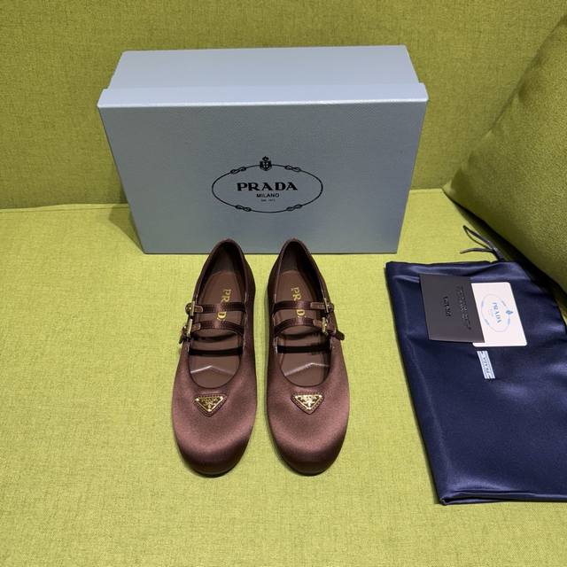 New color Prada 25Ss Autumn/Winter new style Recommended by major bloggers on X