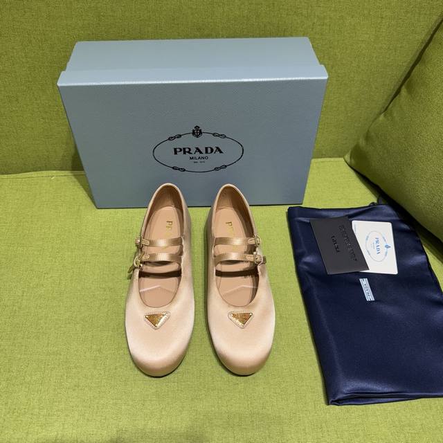 New color Prada 25Ss Autumn/Winter new style Recommended by major bloggers on X