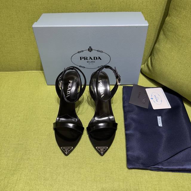 Prada 2025 Autumn/Winter New Arrivals - Recommended by major bloggers on Xiaoho