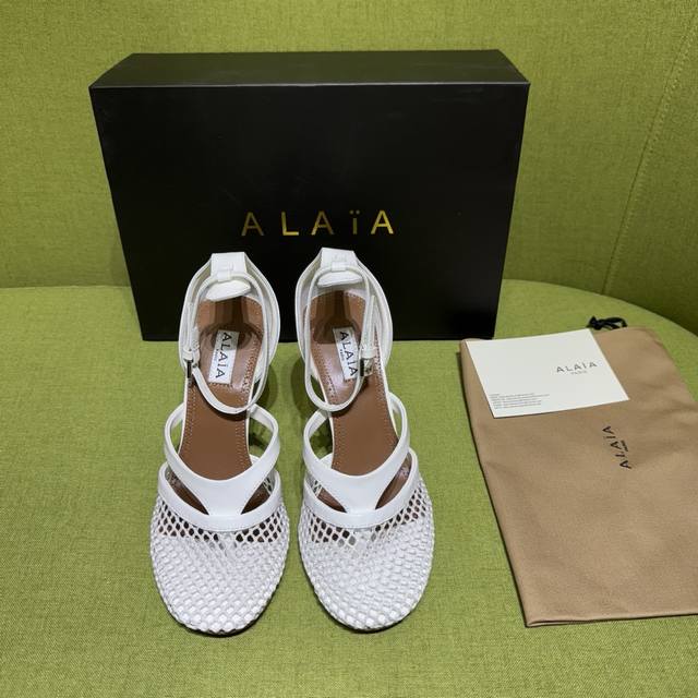 Alaia 2025 Spring/Summer New Flip-Flops Sandals with a fishnet and leather desig