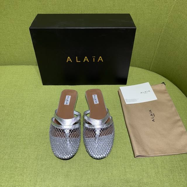 Alaia 2025 Spring/Summer New Flip-Flops Sandals with a fishnet and leather desig