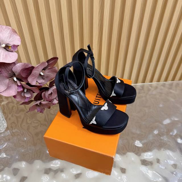 Lv Louis Vuitton 26 2026 Early Spring New Arrival Top Version Boutique Featured