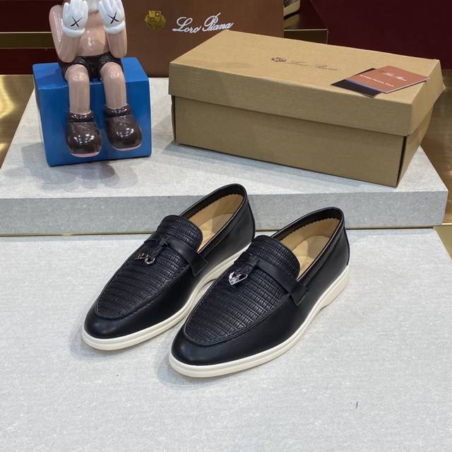 High-quality embroidered loafers, a super popular new style for 2025. Italian h