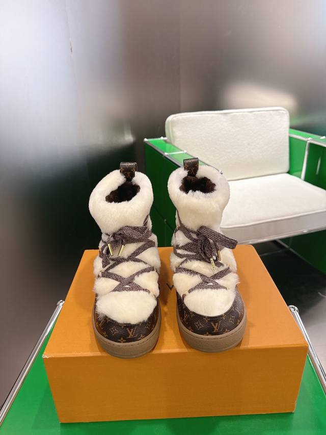 Louis Vuitton Fall/Winter Newest Snow Boots Super popular with celebrities and i