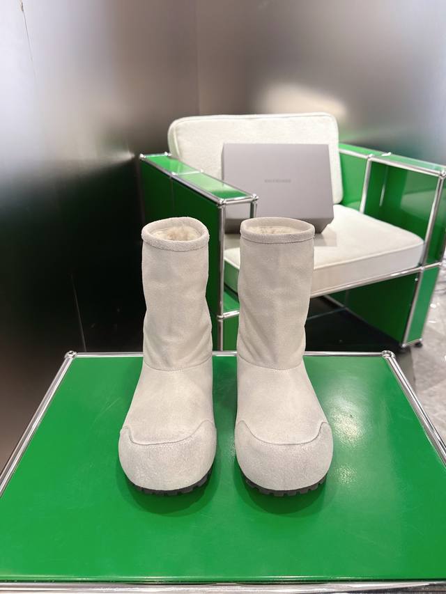 K018 Balenciaga 2025 Fall/Winter New Mid-Calf Pure Wool Snow Boots Absolutely st