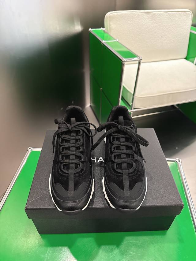 Chanel 2025 Casual Shoes & Sneakers These incredibly versatile shoes are a must-