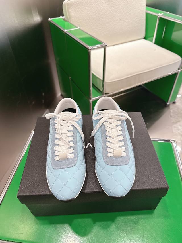 010 Chanel Quilted German Training Shoes Casual Shoes Top-tier version, latest h