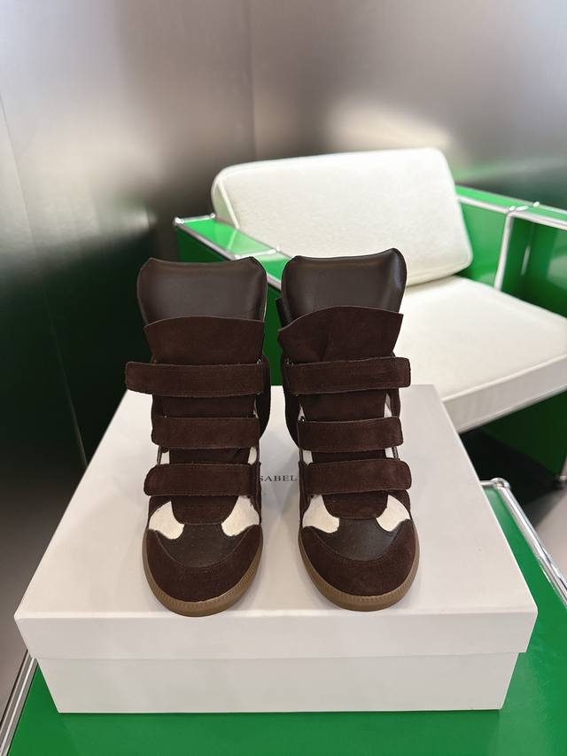 Isabel Marant Bobby Wedge Casual Shoes A perfect encounter between exquisite cra