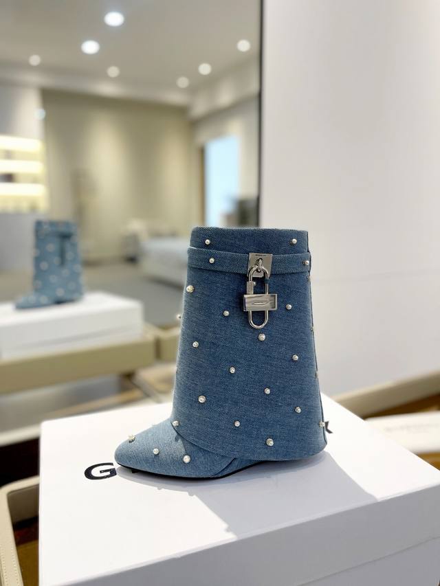 Price: DAuthentic Custom Version DGivenchy New Washed Denim Quilted Ankle Boots,