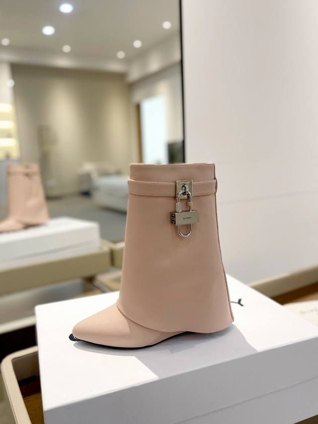 Price: Authentic Custom Version Givenchy New High-Heeled Ankle Boots, Highest Qu