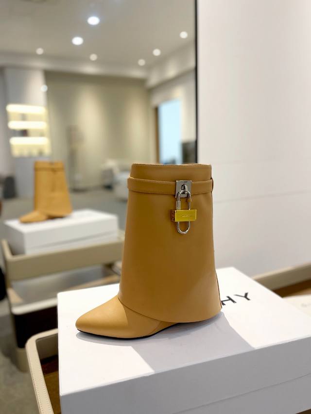 Price: Authentic Custom-Made Version Givenchy New High-Heeled Ankle Boots, Highe