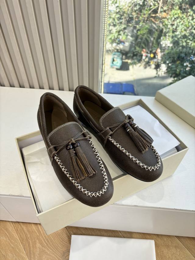 G213 What You See Is What You Get: Modern Narrative Unfolio New Eloise Monk Loaf