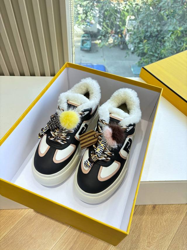 G036Fendi 2025 Collection Karl Lace-up Sneakers, Casual Shoes, Wool Casual Shoes
