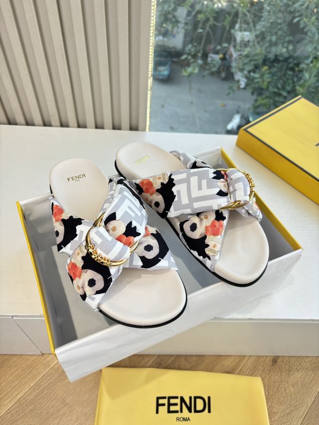 What you see is what you get G187 Top-tier version Fendi sandals and slippers,