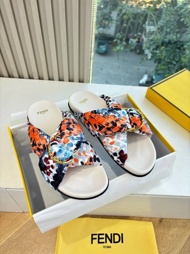 What you see is what you get G187 Top-tier version Fendi sandals and slippers,