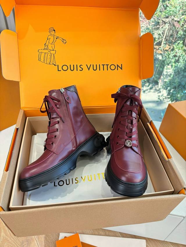 G049 Top Quality Louis Vuitton Pharrell Williams Collaboration Runway Style Plat