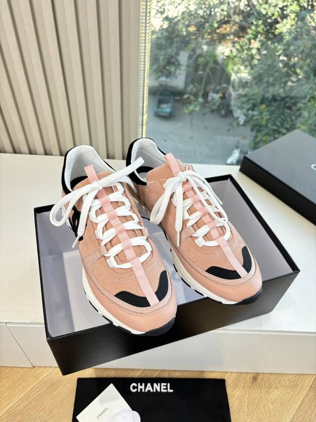 G059 What you see is what you get Chanel 2025 New Style Suede Round Toe Panda Di