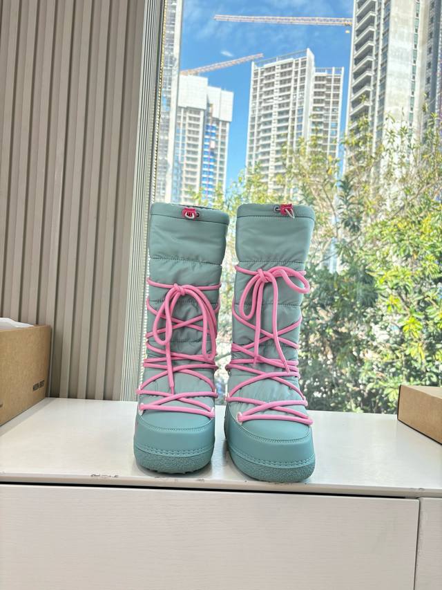 G042 What you see is what you get: Inuikii trendy brand autumn/winter runway dow