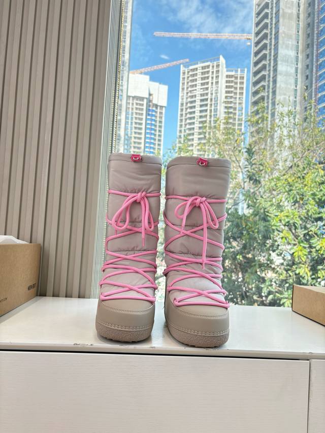 G042 What you see is what you get: Inuikii trendy brand autumn/winter runway dow