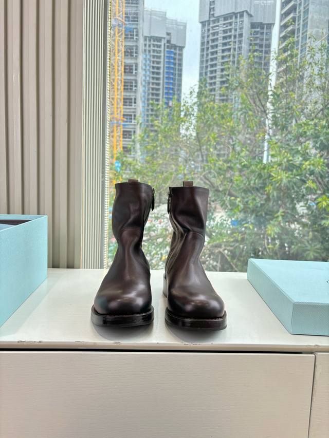 Retailer Level G067 What you see is what you get Prada 2025 Fall/Winter Hot Sell