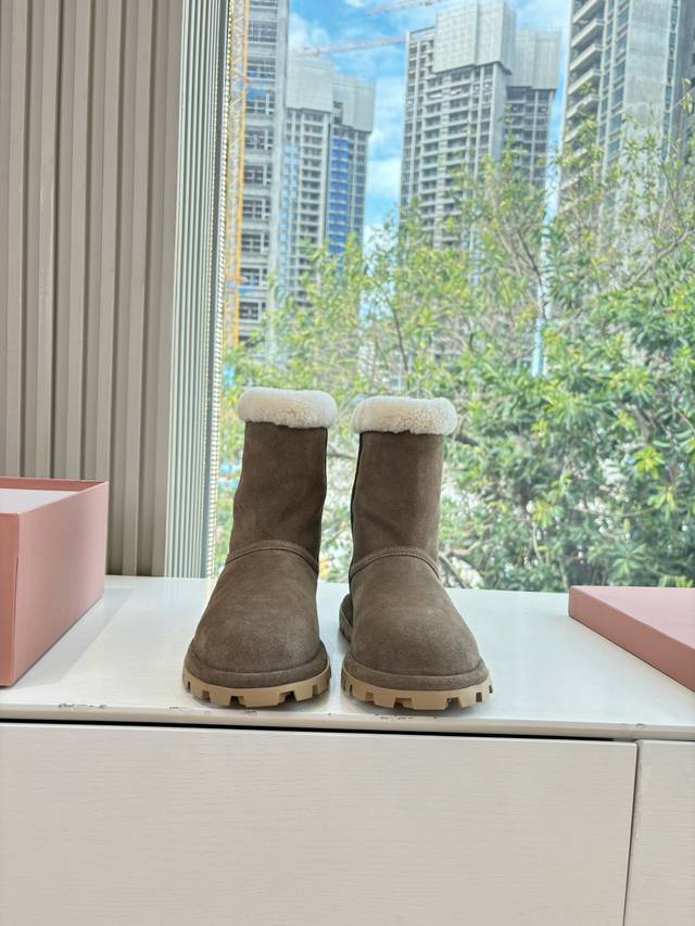 In stock G741 exclusive first release of Miu Miu fur slippers, 2025 Fall/Winter