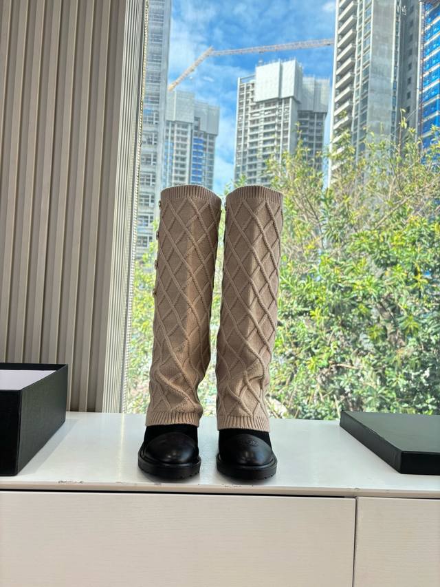 G318 What you see is what you get Chanel*