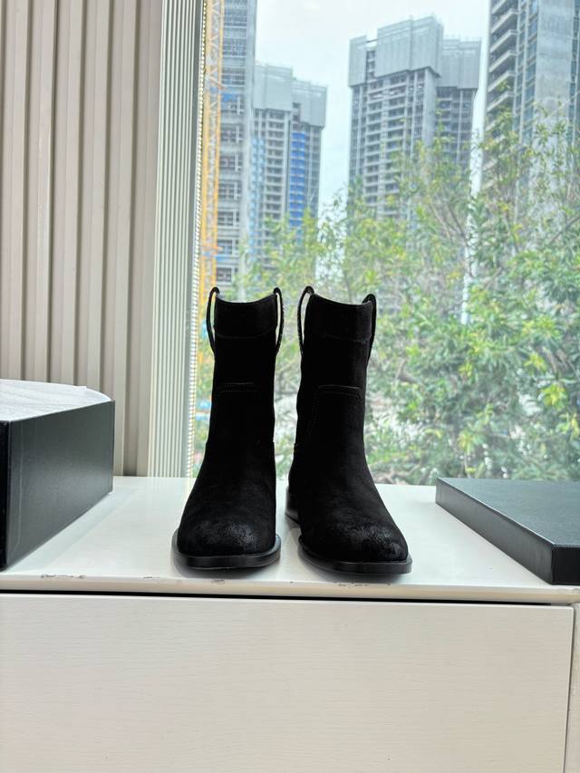 G302 Chanel * Small Chanel Autumn/Winter Chelsea Short Boots, New Style, Riding