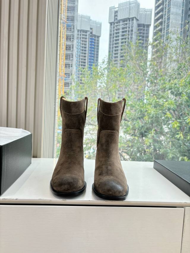 G302 Chanel * Small Chanel Autumn/Winter Chelsea Short Boots, New Style, Riding