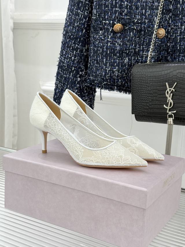 Factory Price Jimmy Choo Classic Lace Pointed-Toe High Heels A super ethereal pa