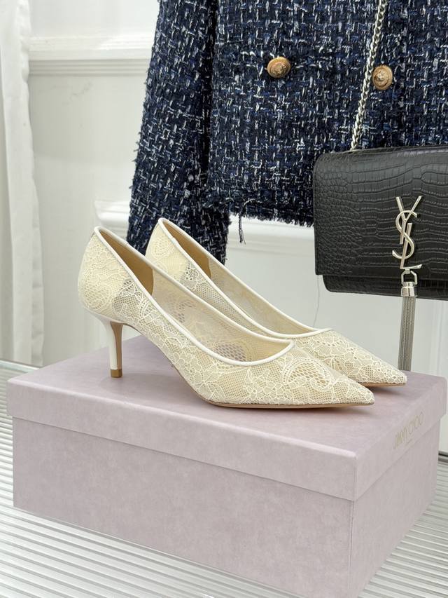 Factory Price Jimmy Choo Classic Lace Pointed-Toe High Heels A super ethereal pa
