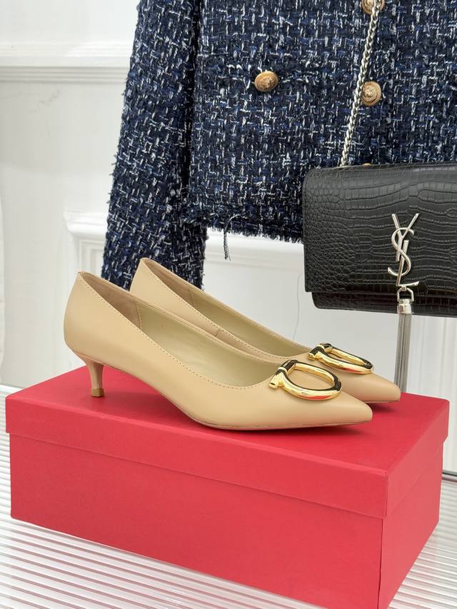 Factory Price Ferragamo 25Wf New Arrival Large Metal Buckle Pointed Toe High Hee