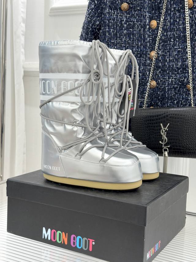 Factory Price Moon Boot Classic Bestselling Ski Boots Snow Boot Series When the