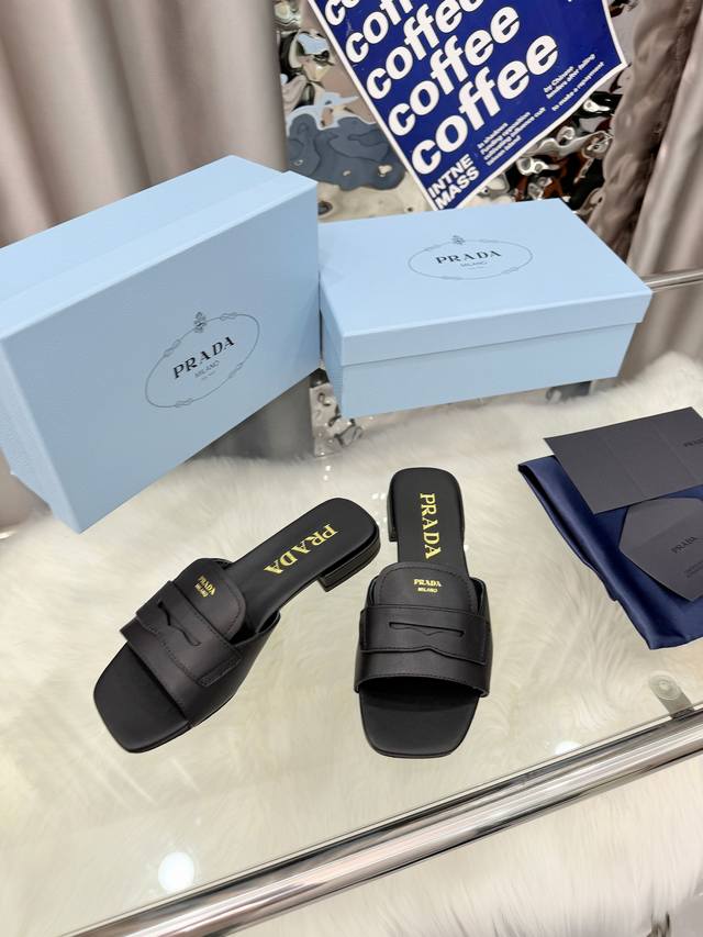 Prada 2026Ss New Leather Band Slippers are here! Recommended by major bloggers