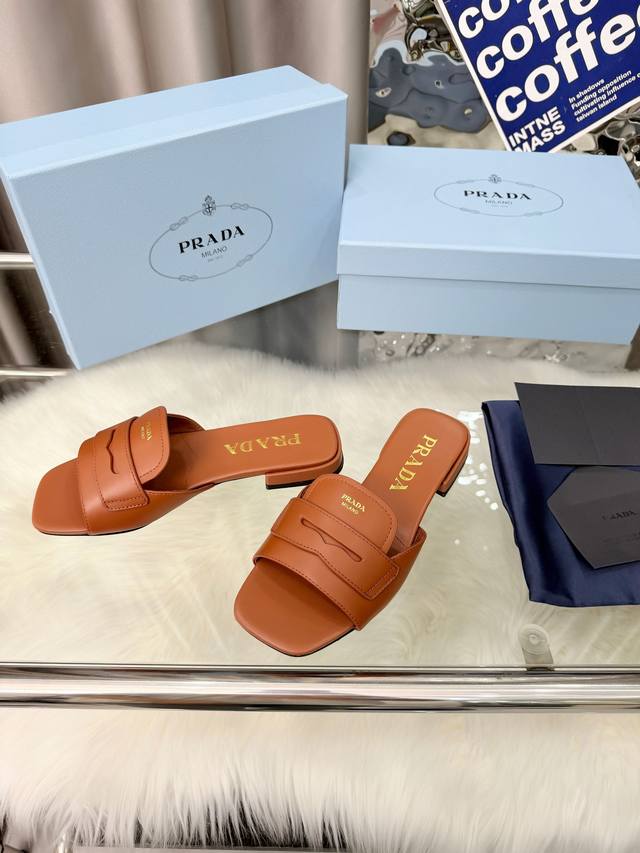 Prada 2026Ss New Leather Band Slippers are here! Recommended by major bloggers