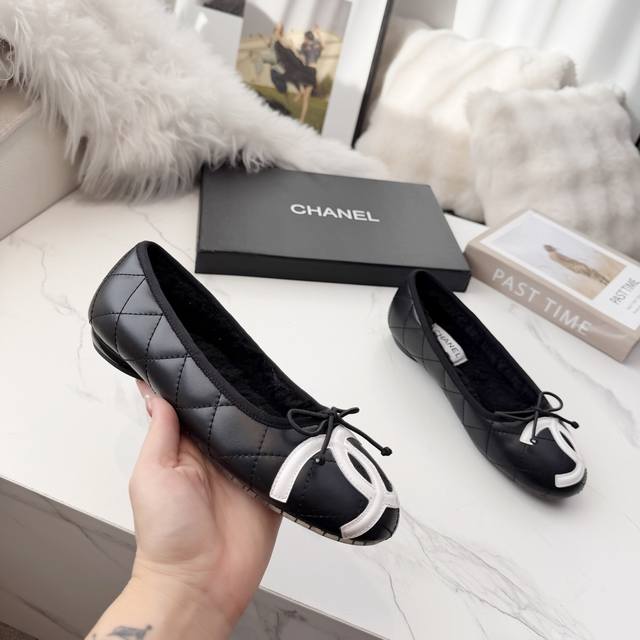 High-quality Chanel single shoes*