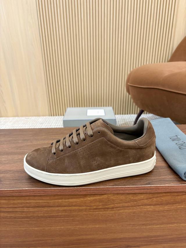 Real Price. Tom Ford's classic style is back! A timeless Tom Ford men's shoe in