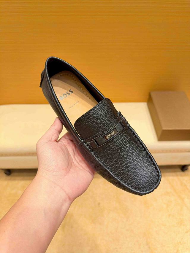 New arrival from the Boss official flagship store. Features a top-grain cowhide