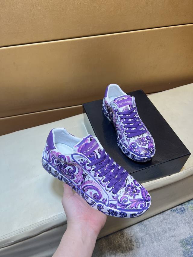 Dolce & Gabbana original quality. Unique modern style sneakers. A must-have cas Dolce & Gabbana original quality. Unique modern style sneakers. A must-have cas