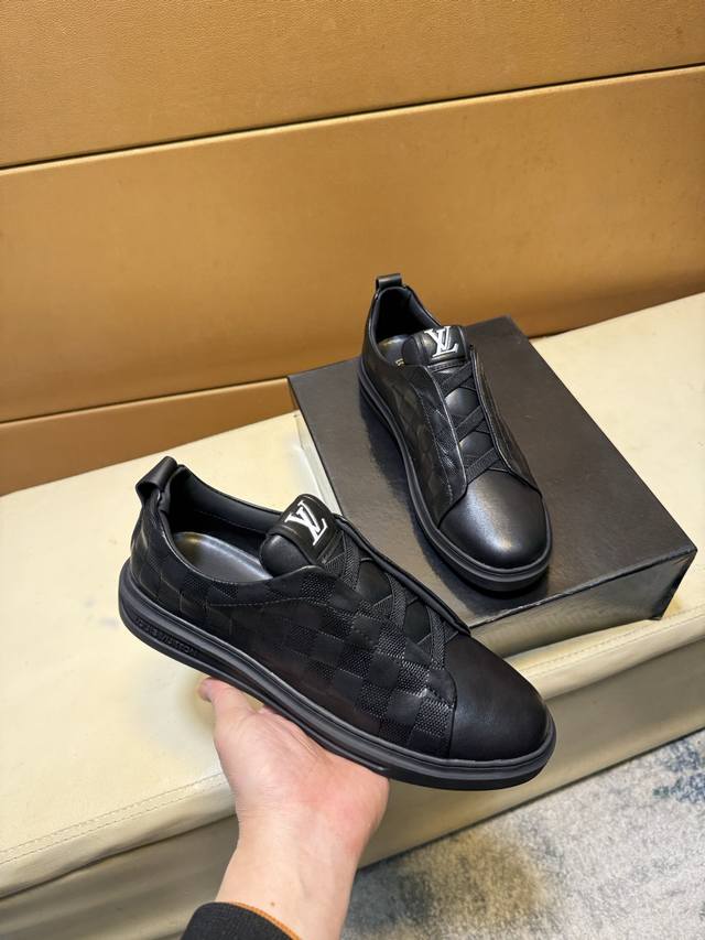 High-top Louis Vuitton Lv (LV) original quality sneakers. Unique modern style s