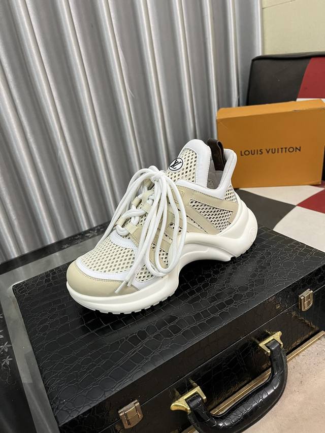 Factory Price (pp): Top-tier new LV Archlight sneakers with panda buckle design,