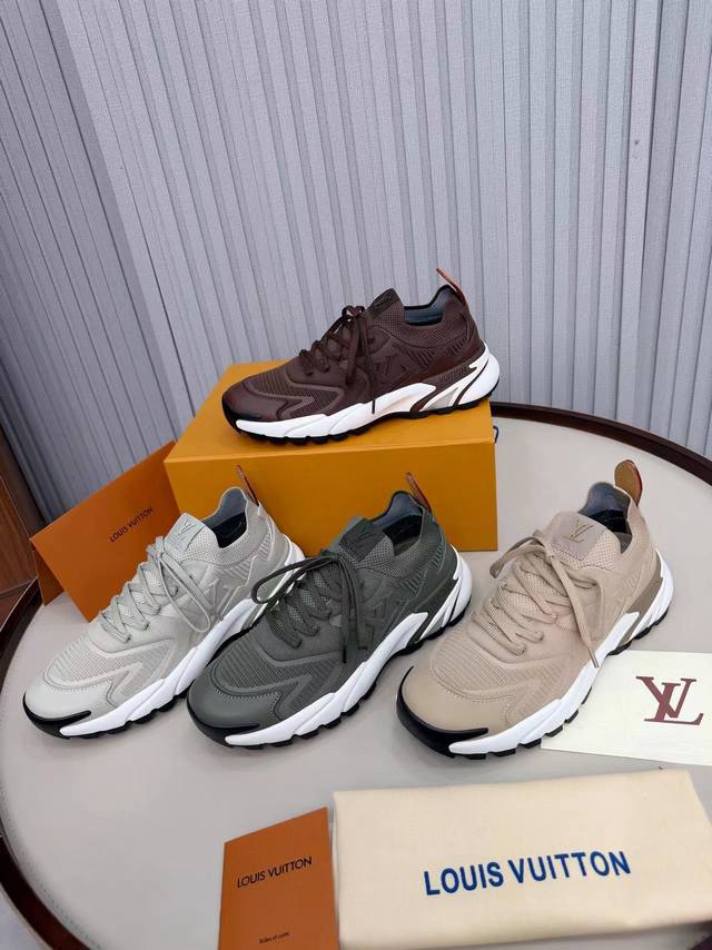 Real Price: Louis Vuitton Runner Tatic series platform casual athletic shoes. Th