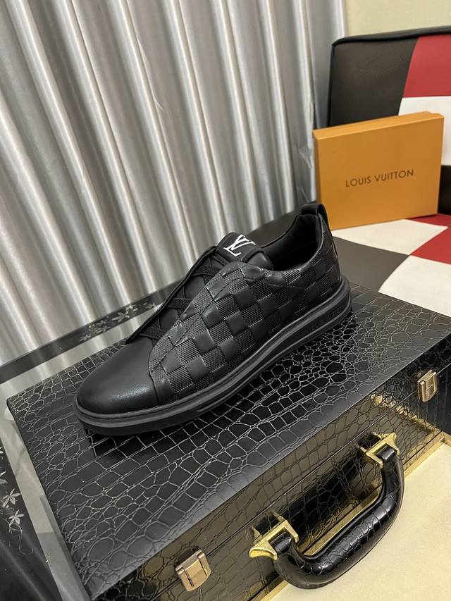 Factory Price (pp): Louis Vuitto New High-Top Sports and Casual Shoes, imported