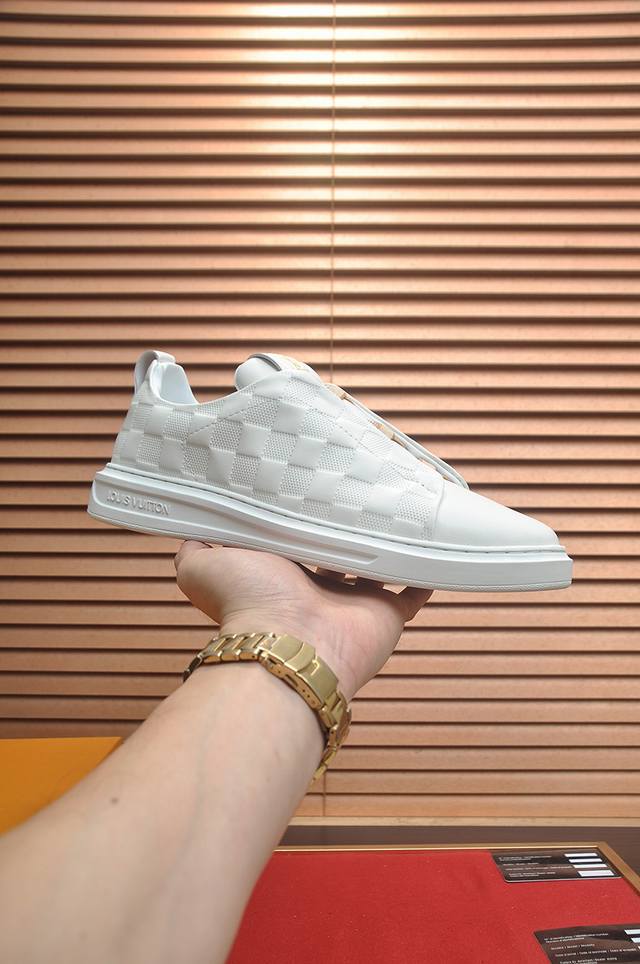 Factory price p Louis Vuitton LV. Official website same style original single po