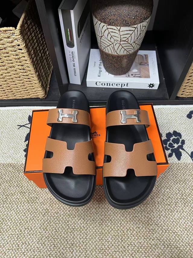Hermes new style slippers, always in stock. Made of cowhide leather with a dura